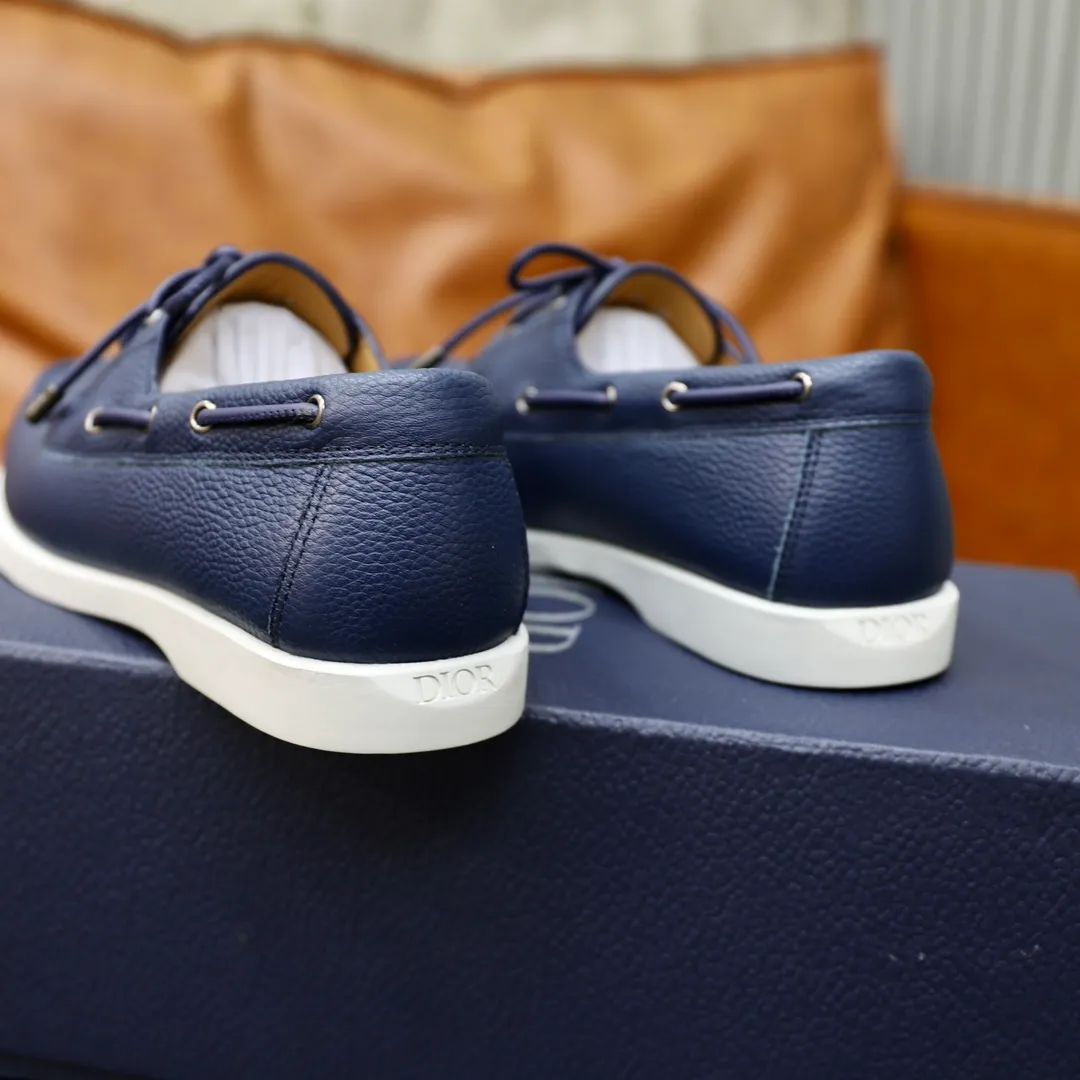 Ex-factory price: 540🙅‍♂️🙅‍♂️🙅‍♂️ Brand: Dior DIOR Standard code: Men's code 38/44 (45 can be customized) Grade: Same as the official website Material: Original cowhide stitching, cowhide lining, original TPU wear-resistant soft outsole Style categories: Leisure and sports version, footwear for driving, young fashion, European and American trends, British style Color: actual picture color